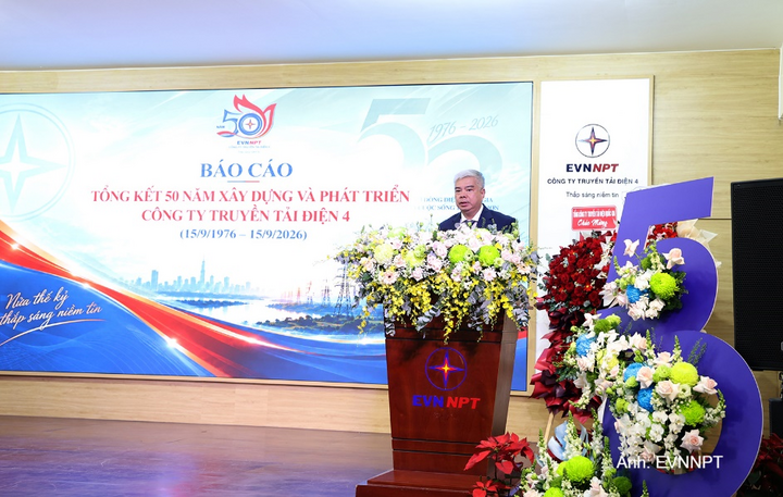 Giám đốc PTC4 Nguyễn Văn Hóa báo cáo tại buổi làm việc