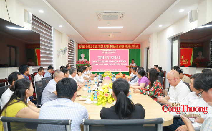 Toàn cảnh lễ công bố quyết định.