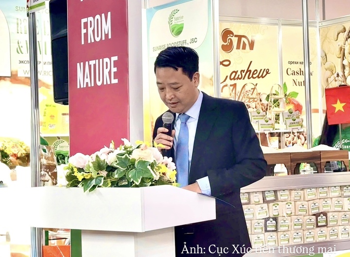 Ông Bùi Quang Hưng - Phó Cục trưởng Cục Xúc tiến thương mại phát biểu tại lễ khai trương các gian hàng Việt Nam tại Worldfood Moscow 2026.
