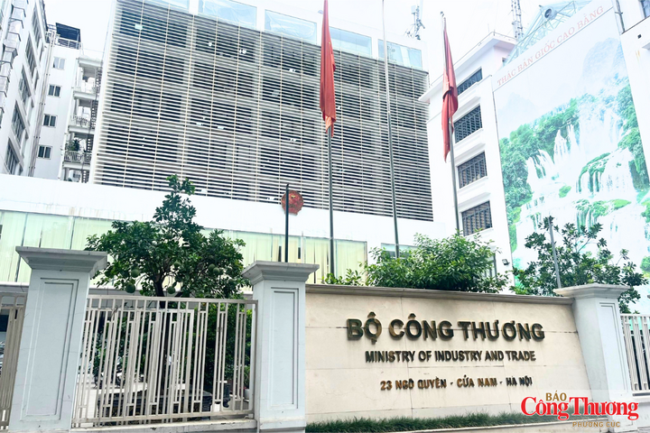 Bộ Công Thương quy định chức năng, nhiệm vụ, quyền hạn và cơ cấu tổ chức của Cục Thương mại điện tử.