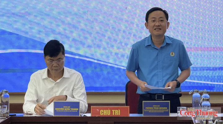 Ông Phùng Thái Quang, Phó Chủ tịch Liên đoàn Lao động TP. Hồ Chí Minh phát biểu tại hội thảo.