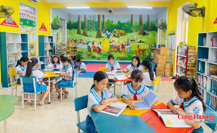 Những cuốn sách được trao tặng sẽ được nhà trường sử dụng phục vụ hoạt động dạy và học, đáp ứng nhu cầu học tập của học sinh.