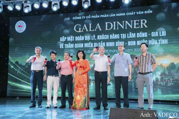Buổi gặp mặt và làm việc trang trọng giữa Công ty Phân lân Văn Điển và đoàn đại biểu Công ty TNHH Hoàng Ngân.