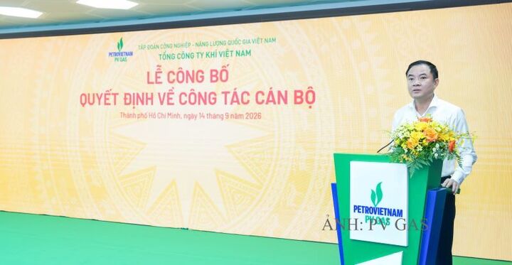Bí thư Đảng ủy, Chủ tịch HĐTV Petrovietnam Lê Ngọc Sơn phát biểu chỉ đạo và giao nhiệm vụ tại buổi lễ. Ảnh: PV GAS
