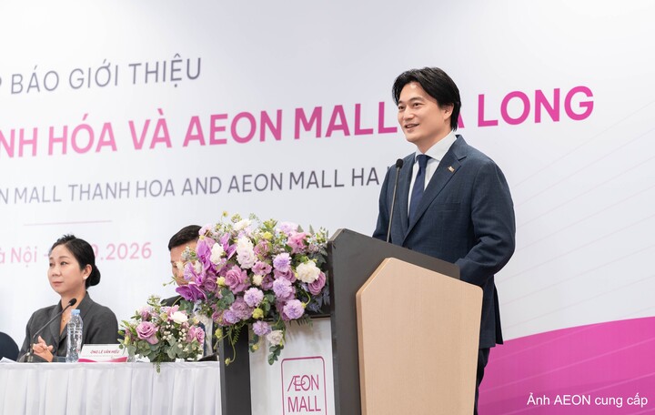 Ông Tezuka Daisuke, Thành viên Ban Điều hành Tập đoàn AEON, Trưởng Đại diện Tập đoàn AEON tại Việt Nam kiêm Tổng Giám đốc AEON Việt Nam phát biểu tại Họp báo khai trương AEON MALL Thanh Hóa & AEON MALL Hạ Long.