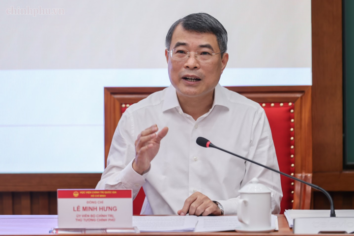 Thủ tướng Lê Minh Hưng trao đổi về Chuyên đề: “Nâng cao năng lực điều hành của Chính phủ, tạo đột phá mạnh mẽ cho phát triển nhanh, bền vững và tăng trưởng hai con số" - Ảnh: chinhphu.vn/Nhật Bắc