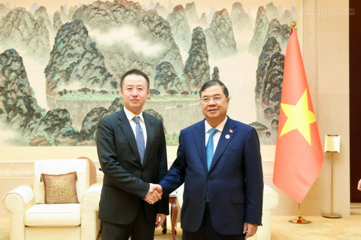 Phó Thủ tướng Thường trực Chính phủ Phạm Gia Túc tiếp ông Will Wang, Phó Chủ tịch khu vực châu Á - Thái Bình Dương, kiêm Giám đốc điều hành khu vực Đông Nam Á của Tập đoàn Huawei - Ảnh: chinhphu.vn/Phương Nguyên