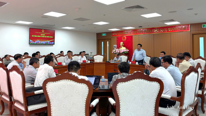 Toàn cảnh buổi làm việc giữa UBND tỉnh Khánh Hòa với EVN, EVNCPC .