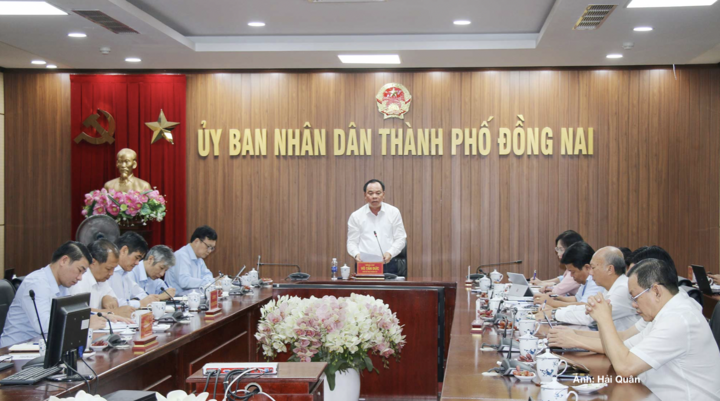 Quang cảnh buổi làm việc.