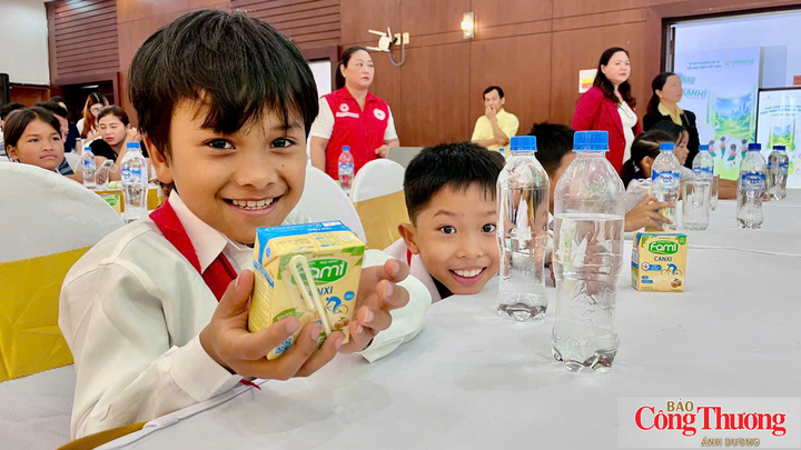 Nhiều trẻ em vùng khó được hỗ trợ từ chương trình Sữa đậu nành học đường