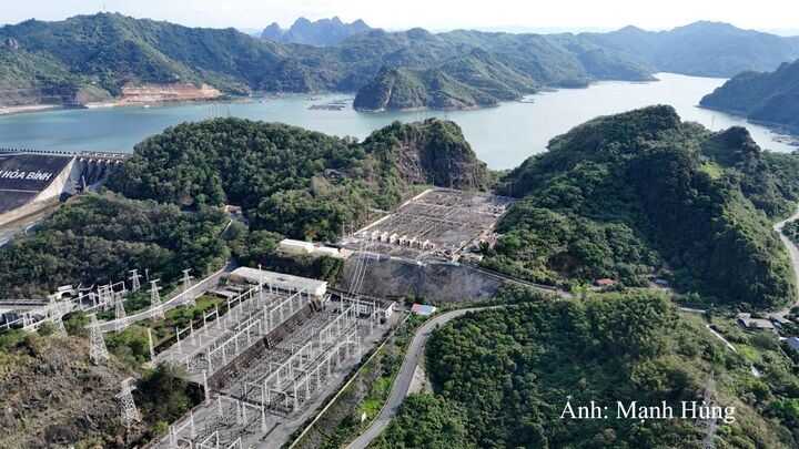 Trạm GIS 500kV và đường dây đấu nối Nhà máy Thủy điện Hòa Bình mở rộng. Ảnh minh họa