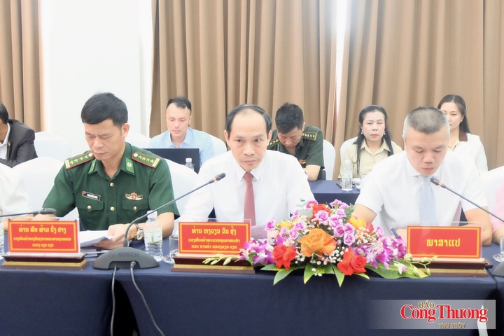 Ông Nguyễn Văn Dũng, Phó Giám đốc Sở Công Thương tỉnh Điện Biên phát biểu tại buổi làm việc.