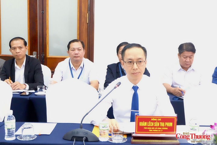 Đại diện Sở Công Thương tỉnh Phông-sa-lỳ phát biểu tại buổi làm việc.