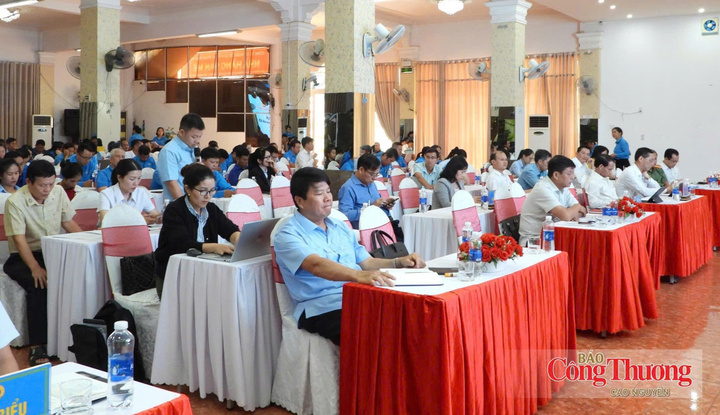 UBND tỉnh Đắk Lắk đã tổ chức hội nghị gặp gỡ, đối thoại giữa lãnh đạo tỉnh với công nhân, viên chức, người lao động và cán bộ công đoàn năm 2026.