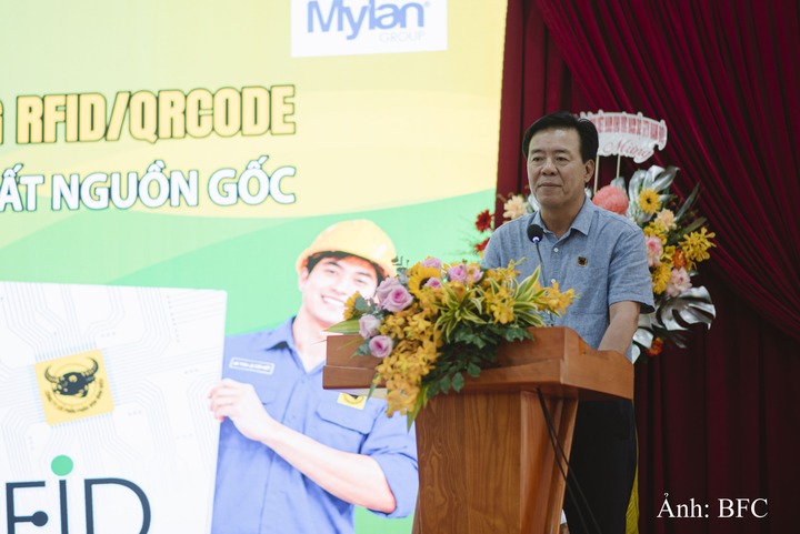 Ông Ngô Văn Đông - Tổng Giám đốc Công ty Cổ phần Phân bón Bình Điền nhấn mạnh RFID tích hợp QR Code không chỉ là một dự án công nghệ mà là cam kết của Bình Điền về chất lượng, tính minh bạch và trách nhiệm đối với nhà phân phối, đại lý và hàng triệu bà con nông dân.