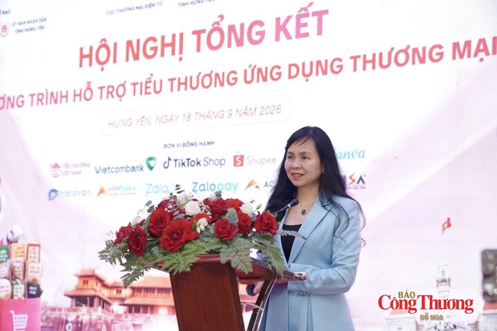 Bà Lê Hoàng Oanh, Cục trưởng Cục Thương mại điện tử, Bộ Công Thương phát biểu tại chương trình