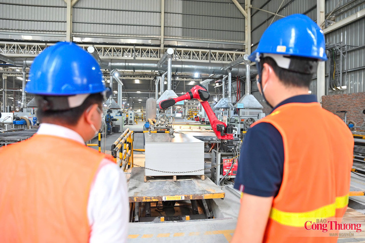 Theo định hướng phát triển, Công ty CP Công nghiệp Á Mỹ tập trung đẩy mạnh đổi mới công nghệ, chuyển đổi số và mở rộng quy mô sản xuất với mục tiêu nâng cao giá trị trong chuỗi cung ứng.