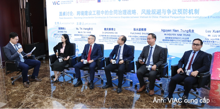 Phiên thảo luận chuyên sâu với chủ đề “Quản trị hợp đồng chiến lược, giảm thiểu rủi ro, phòng ngừa và giải quyết tranh chấp phát sinh từ các dự án xây dựng” trong khuôn khổ sự kiện.