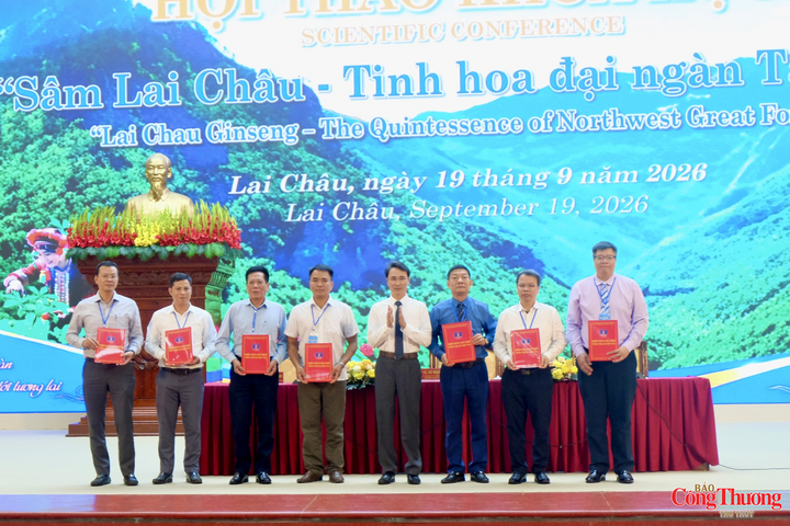 Phó Chủ tịch UBND tỉnh Lai Châu Hà Trọng Hải cùng các đơn vị có biên bản ghi nhớ hợp tác.