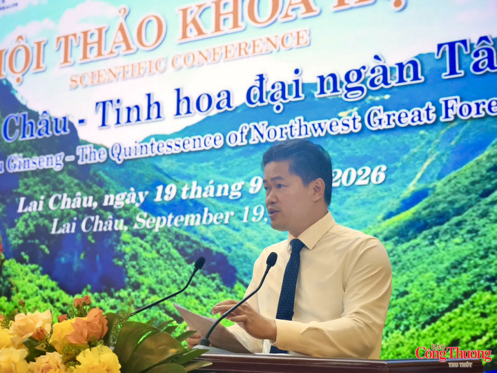 Ủy viên dự khuyết Trung ương Đảng, Thứ trưởng Thường trực Bộ Y tế Vũ Mạnh Hà phát biểu tại hội thảo.