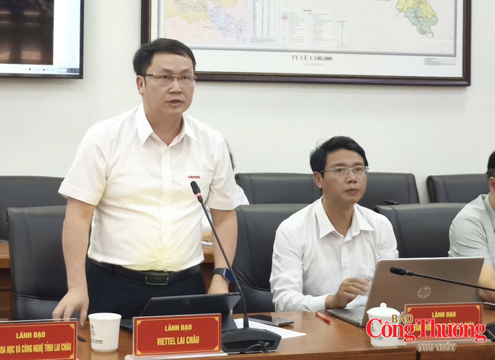 Ông Nguyễn Ngọc Nguyên, Giám đốc Viettel Lai Châu trả lời câu hỏi của các cơ quan báo chí tại buổi họp báo.