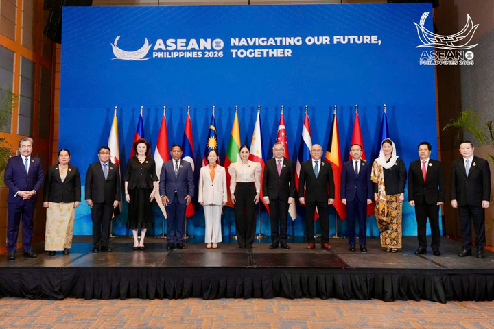 Các Bộ trưởng Kinh tế ASEAN chụp ảnh chung tại Hội nghị AEM 58 ở Manila, Philippines, ngày 19/9/2026.