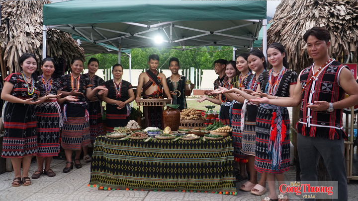Diễn ra trong 2 ngày 19/9 – 20/9, chương trình “Vui hội Cơ Tu, Hòa Vang năm 2026” có sự tham gia của cộng đồng người Cơ Tu đến từ 4 xã, phường trên địa bàn TP. Đà Nẵng gồm: Xã Hòa Vang, xã Sông Kôn, xã Sông Vàng và phường Hải Vân.