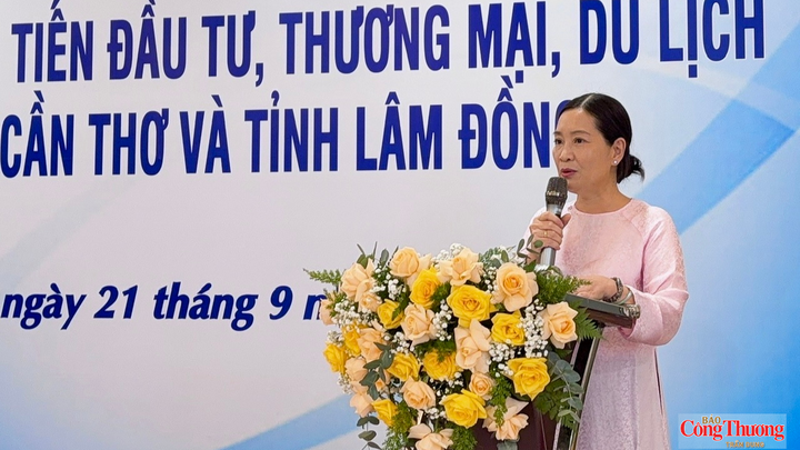 Bà Nguyễn Thị Kiều Duyên - Giám đốc Trung tâm Xúc tiến Đầu tư - Thương mại và Du lịch TP. Cần Thơ, phát biểu tại buổi lễ.
