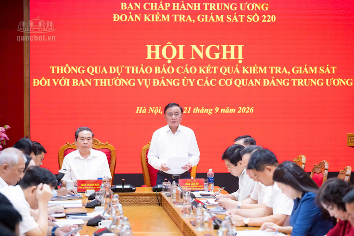 Thường trực Ban Bí thư Trần Cẩm Tú, Bí thư Đảng ủy các cơ quan Đảng Trung ương phát biểu tại Hội nghị.
