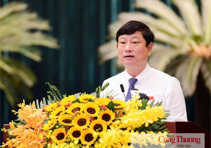 Ủy viên Ban Chấp hành Trung ương Đảng, Phó Bí thư Thành ủy, Chủ tịch HĐND TP. Hồ Chí Minh Võ Văn Minh phát biểu khai mạc kỳ họp.