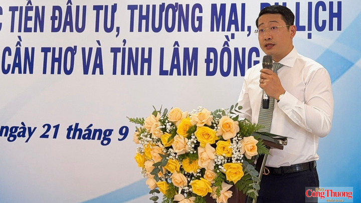 Ông Nghiêm Đình Hiếu - Giám đốc Trung tâm Xúc tiến Đầu tư, Thương mại và Du lịch tỉnh Lâm Đồng, phát biểu tại buổi lễ.