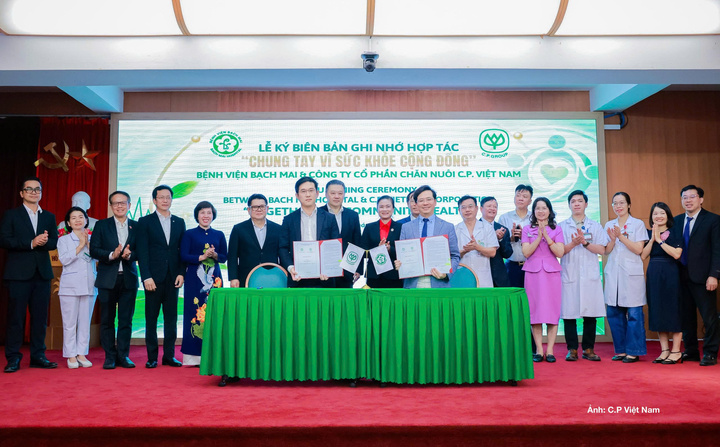C.P. Việt Nam và Bệnh viện Bạch Mai ký kết biên bản ghi nhớ hợp tác dưới sự chứng kiến của ông Soopakij Chearavanont, Chủ tịch Tập đoàn C.P. và bà Đỗ Thị Thu Thảo, Chủ tịch Trung ương Hội Chữ thập đỏ Việt Nam.