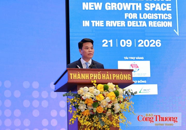 Đồng chí Lê Ngọc Châu, Ủy viên Ban Chấp hành Trung ương Đảng, Bí thư Thành ủy Hải Phòng phát biểu tại Diễn đàn.