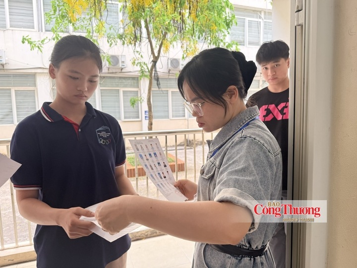 Công bằng trong tuyển sinh là bảo đảm thí sinh cùng dự tuyển vào một ngành được đánh giá bằng cùng tiêu chí.