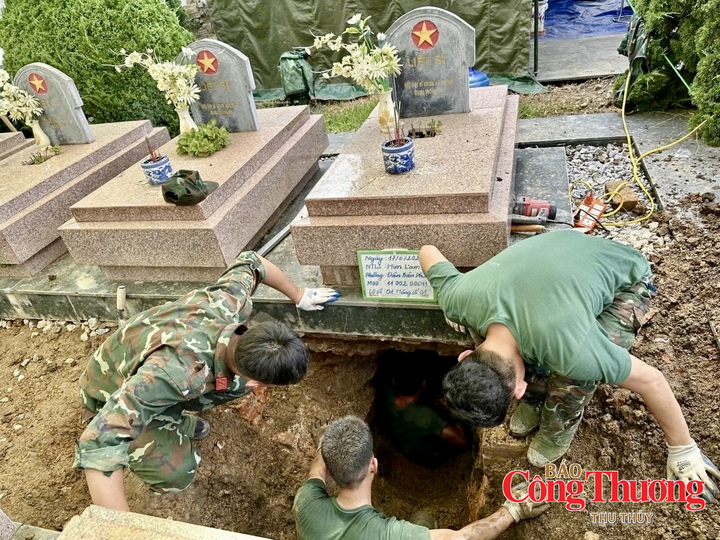 Những khó khăn trong quá trình khai quật, ở nhiều nghĩa trang có vị trí phải đào sâu từ 1,5 đến 2 mét.