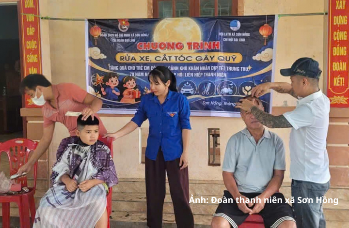 Đoàn Thanh niên xã Sơn Hồng (tỉnh Hà Tĩnh) triển khai chương trình gây quỹ từ thiện thông qua các hoạt động dịch vụ bình dân.