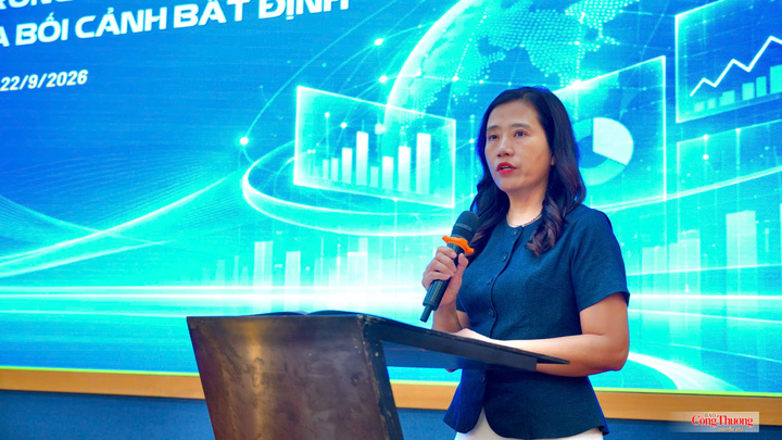 GS.TS. Trần Thị Thanh Tú, Trưởng Ban Khoa học và Đổi mới sáng tạo, Giám đốc Quỹ Phát triển khoa học và công nghệ của Đại học Quốc gia Hà Nội