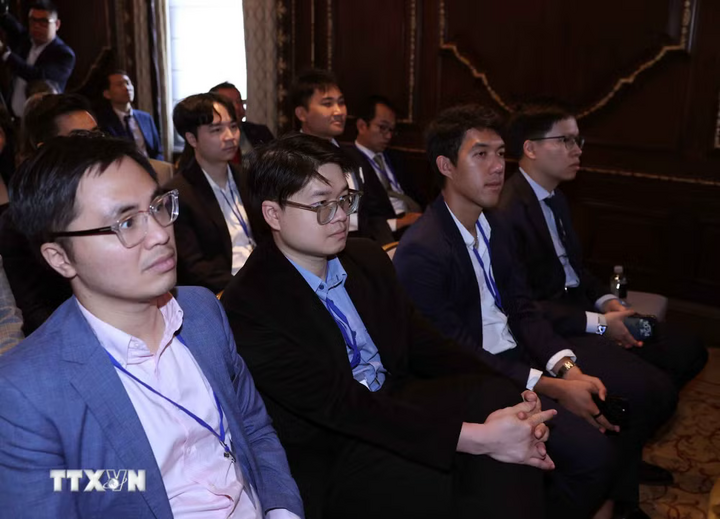 Các đại biểu tham dự buổi gặp gỡ. Ảnh: Thống Nhất/TTXVN