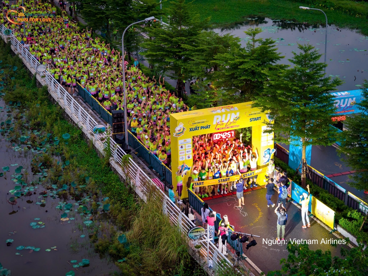 Qua 5 mùa tổ chức, Run For Love trở thành điểm hẹn quen thuộc của cộng đồng yêu chạy bộ trong mùa thu Hà Nội.