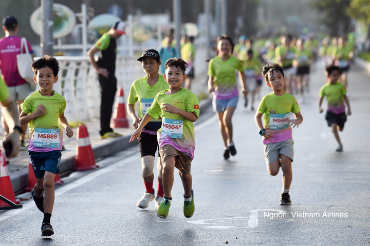 Cự ly 1,5 km mở ra đường chạy dành cho trẻ em và các gia đình tại Run For Love 2026.