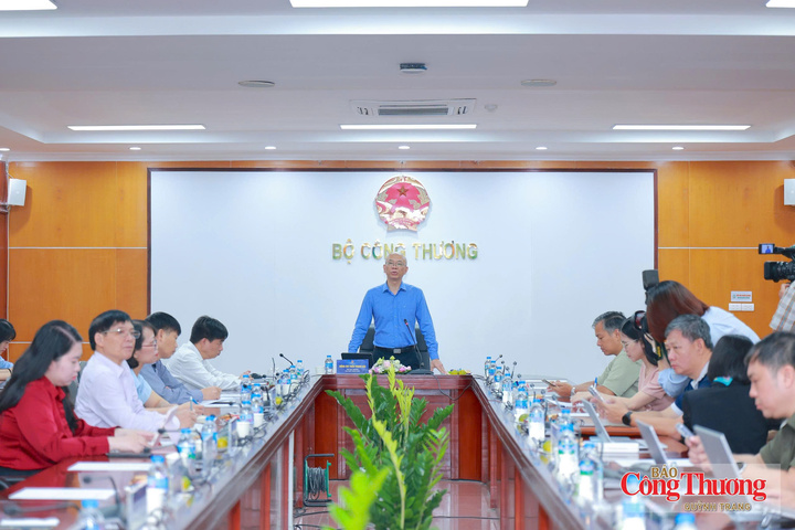 Hội nghị Trao đổi giải pháp giảm chi phí logistics nhằm thúc đẩy xuất khẩu
