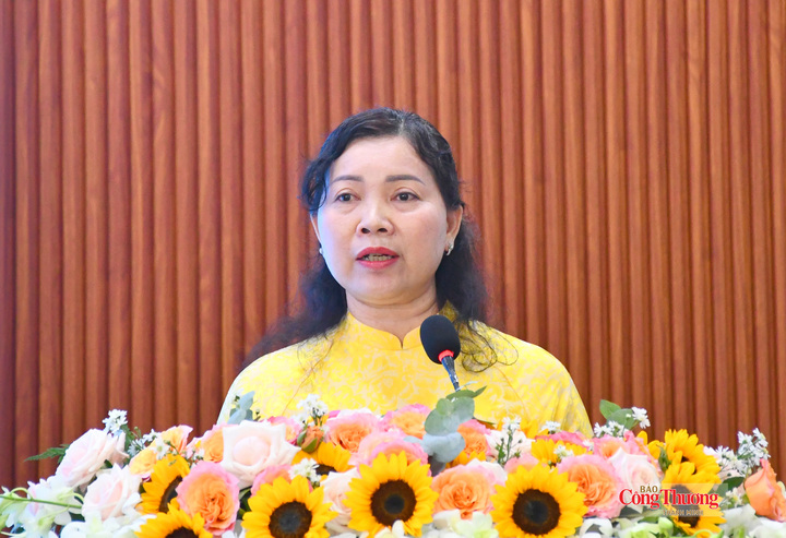 Cô Nguyễn Thu Hòa, Hiệu trưởng Trường Mầm non Bông Sen.