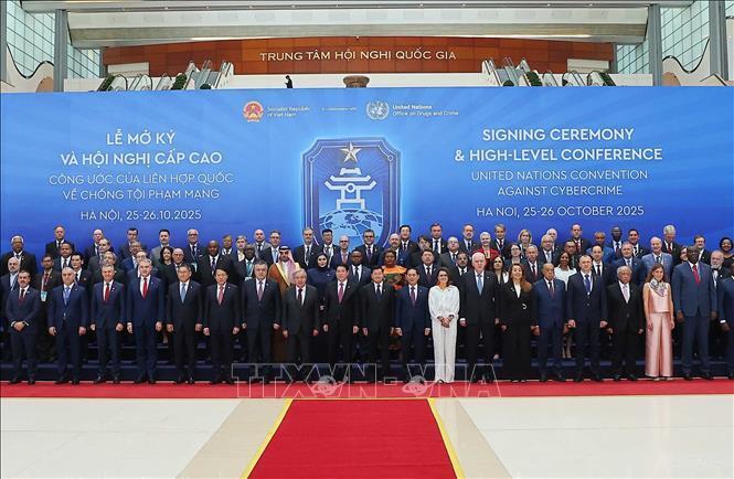 Các đại biểu tham dự Lễ mở ký Công ước Hà Nội.