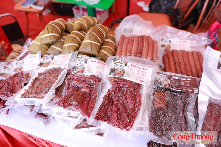“Kể cả làm số lượng ít hay nhiều thì vẫn chú trọng nhất là chất lượng”, chị Phan Hồng Ngọc chia sẻ