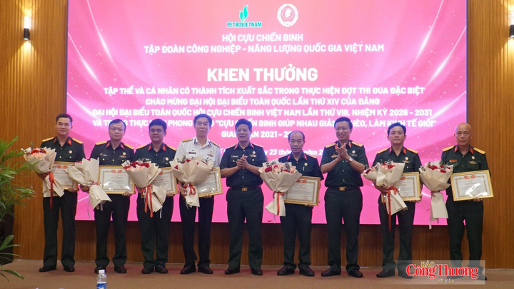 3 tập thể và 4 cá nhân thuộc Hội Cựu chiến binh Petrovietnam nhận Bằng khen của Trung ương Hội Cựu chiến binh Việt Nam vì đã có thành tích xuất sắc trong thực hiện phong trào "Cựu chiến binh giúp nhau giảm nghèo, làm kinh tế giỏi" giai đoạn 2021 -  2026