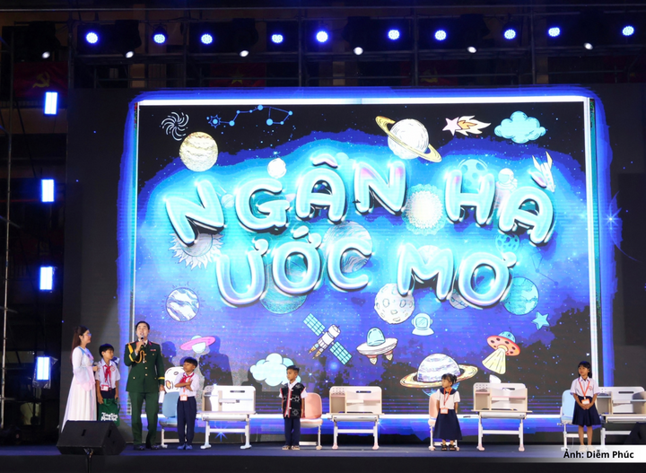 Một số điều ước mà các em gửi gắm đến "Ngân hà ước mơ" đã được thực hiện hóa ngay tại chương trình.