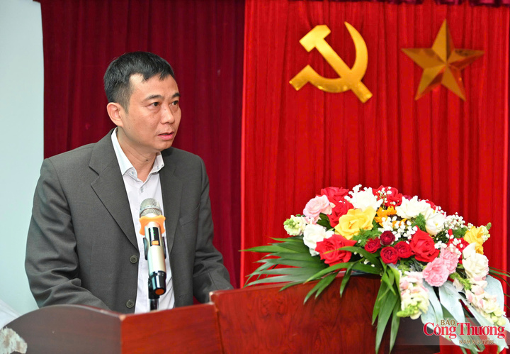 Viện trưởng Trần Mạnh Hà phát biểu nhận nhiệm vụ.