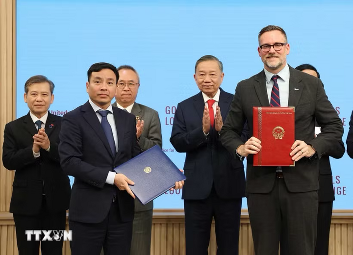 Tổng Bí thư, Chủ tịch nước Tô Lâm chứng kiến lễ trao văn kiện, thỏa thuận hợp tác của Việt Nam với các cơ quan của Liên hợp quốc. Ảnh: Thống Nhất/TTXVN