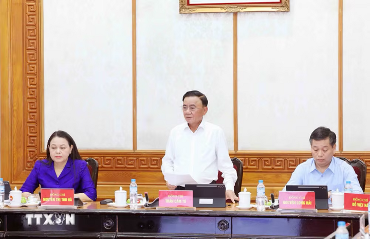 Đồng chí Trần Cẩm Tú, Ủy viên Bộ Chính trị, Thường trực Ban Bí thư phát biểu chỉ đạo cuộc họp. Ảnh: Phương Hoa/TTXVN