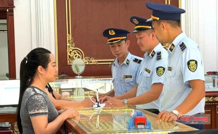 Trong công tác bảo vệ quyền lợi người tiêu dùng, Quản lý thị trường là lực lượng nòng cốt.